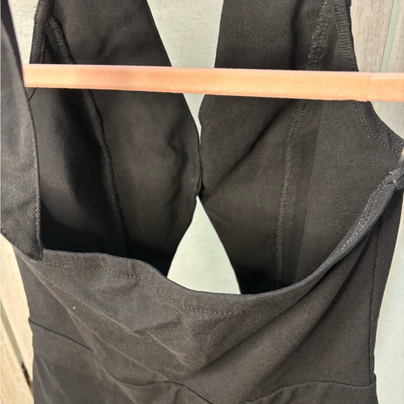 Haute Monde cut out mini halter romper NWOT 🌺2 $14 4 for $20 item!! - Picture 7 of 10